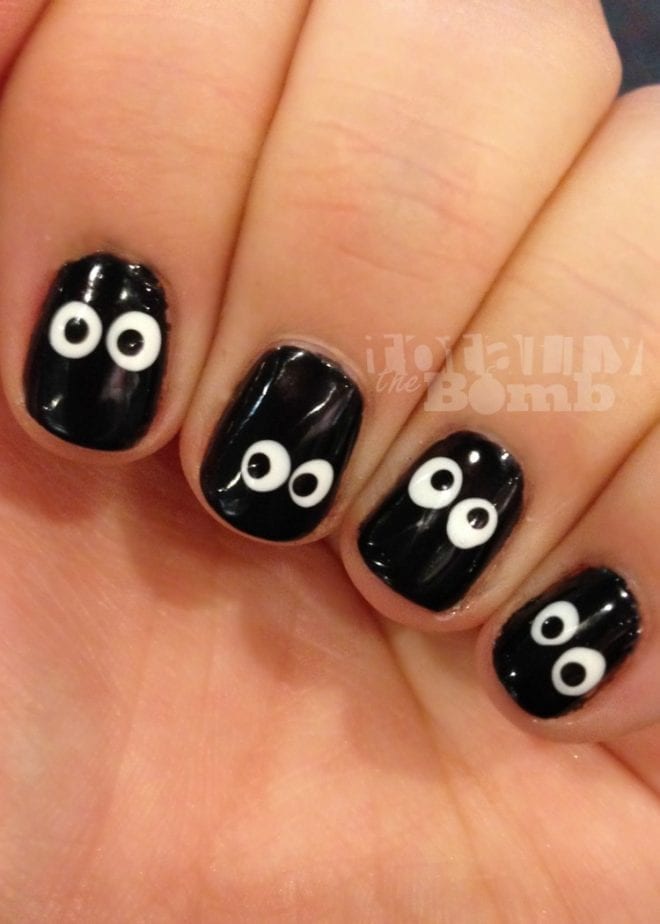 Spooky eyeball nails