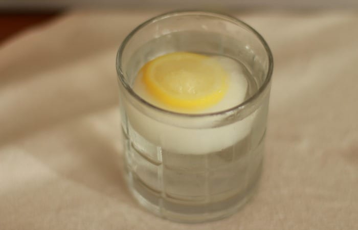 Muffin Tin Lemon Ice Hack