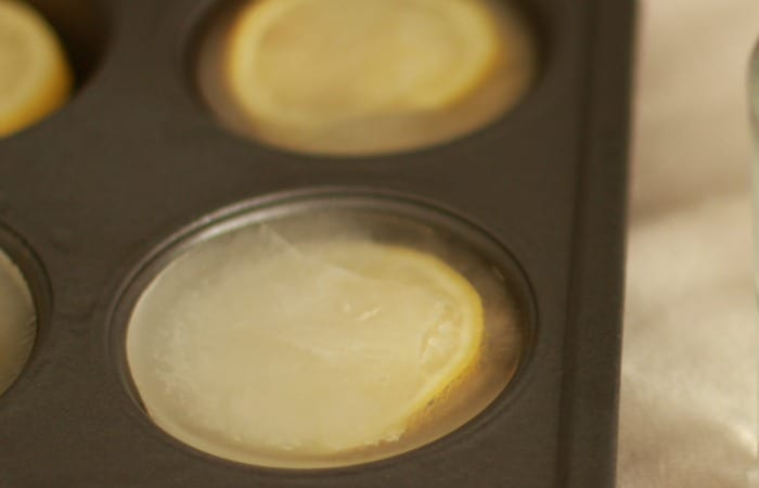 Muffin Tin Lemon Ice Hack