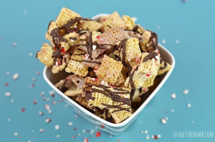 Make Your Own Peppermint and Chocolate Chex Mix