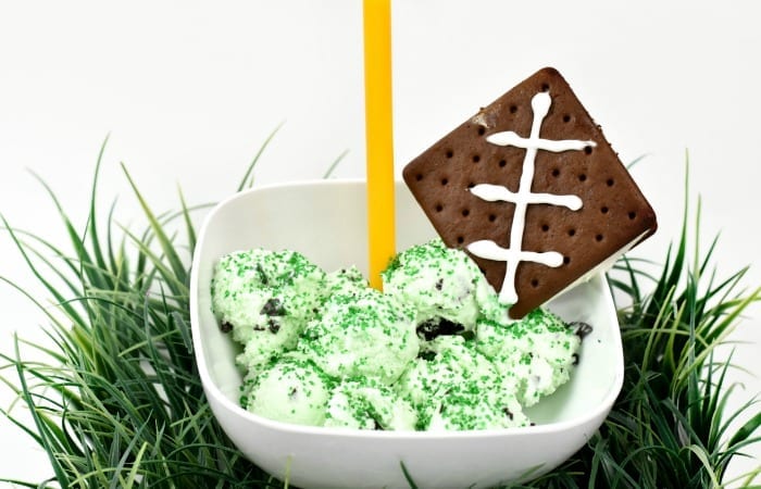homemade-football-sundae-featured