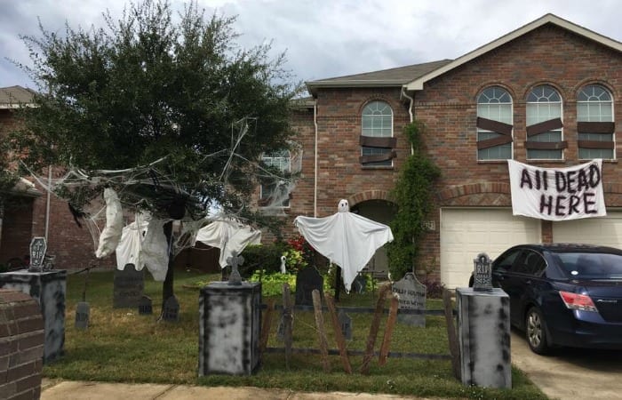 Keeping The Earth Alive And Your Yard Undead: Upcycled Halloween Decorations