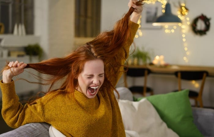 9 Ways To Survive Christmas Without Driving Yourself (And Everyone Around You) Insane