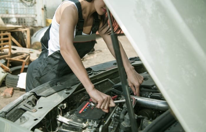 When You Know How To Properly Apply Winged Liner And Rebuild An Alternator, You’re Winning At Life!
