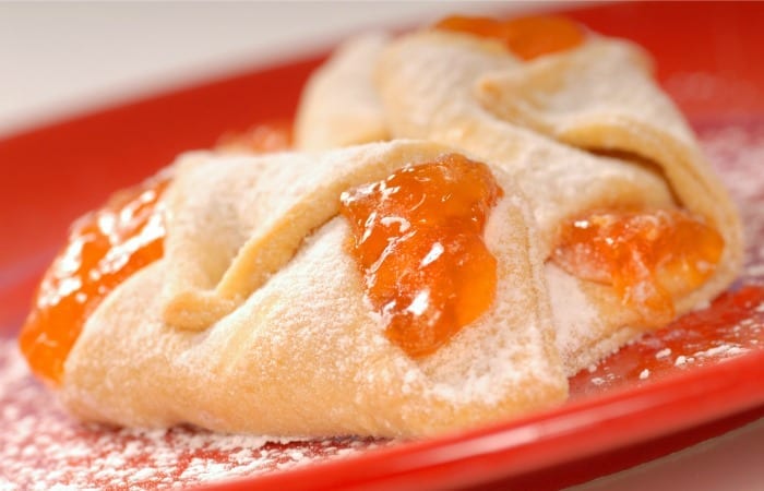 Totally Cravable Apricot Kolaches Are A Winter ‘Must Bake’
