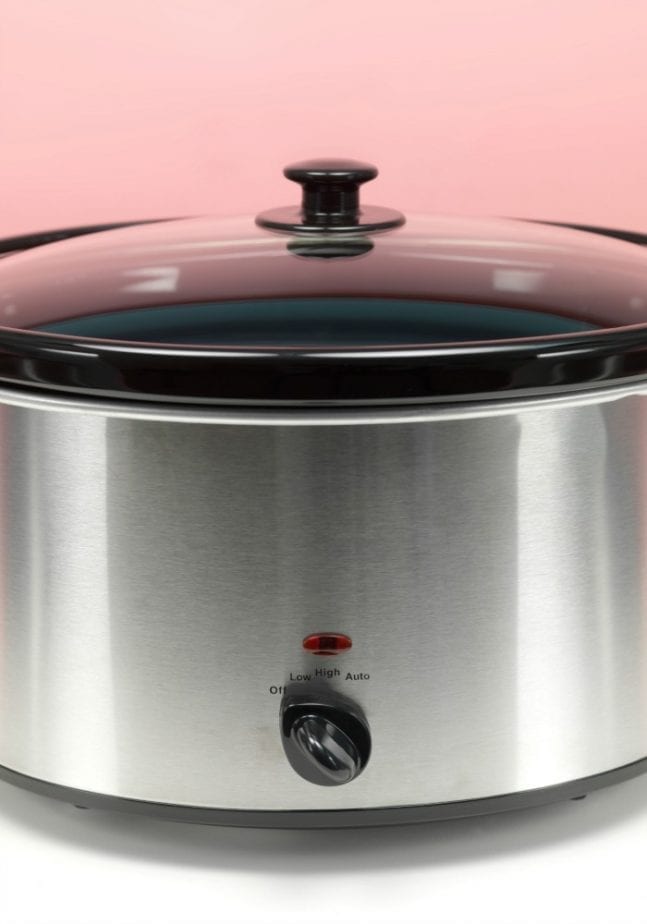 Eating healthier just got a whole lot tastier with these 25 low-carb slow cooker dinner recipes. Your family's gonna love these! | #TotallyTheBomb #lowcarb #keto #paleo #slowcooker #diabeticfriendly #healthier #dinner #family #meals #mealprep #crockpot
