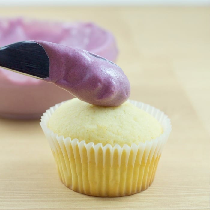 These deliciously classic peanut butter & jelly cupcakes will give you all that taste you remember, without the crusts. Enjoy! | #TotallyTheBomb #pbj #sandwich #lunch #classic #traditional #childhood #dessert #nocrusts