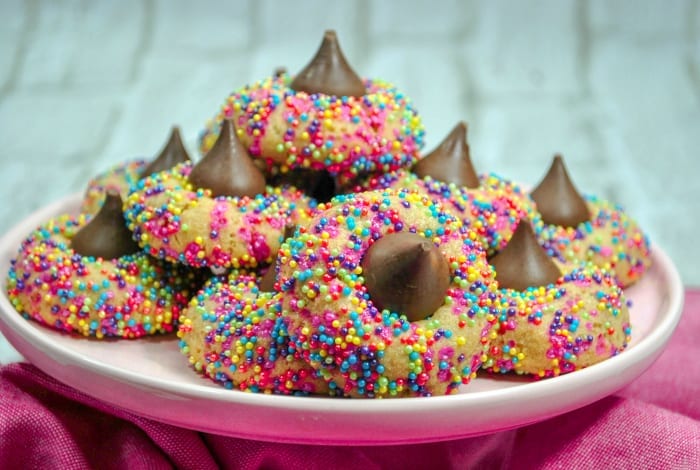 Unicorn Poop Cookies #unicorn #unicornpoop #unicorncookies #thumbprintcookies #unicornparty #unicornfood