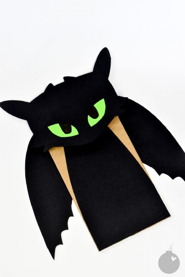 Toothless Puppet An Easy How to Train Your Dragon Craft Idea