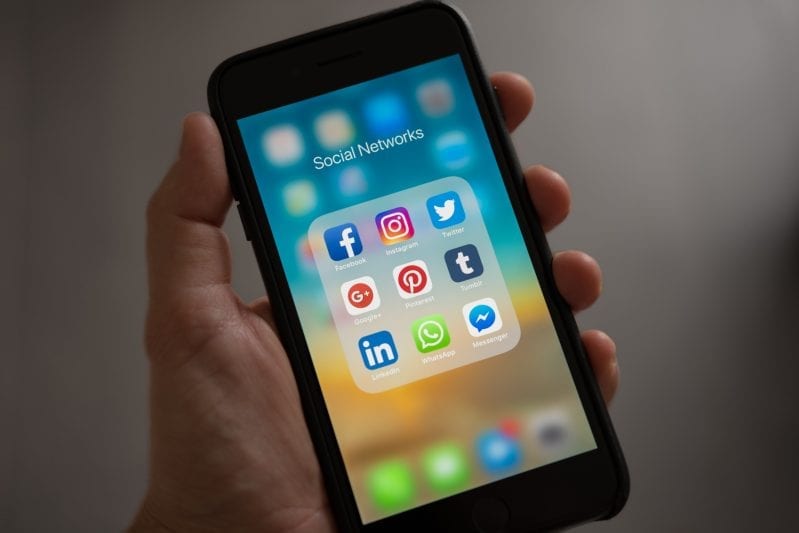 People Panicked and Called 9-1-1 During The Facebook and Instagram Outage And We Just Can’t Even
