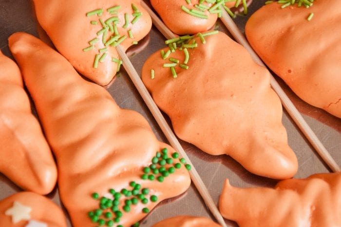I'm a little in love with these Easter Carrot Meringue Cookies. They're literally the most perfect treat for Easter Egg Hunting EVER. #meringue #meringuecookies #recipe #easter