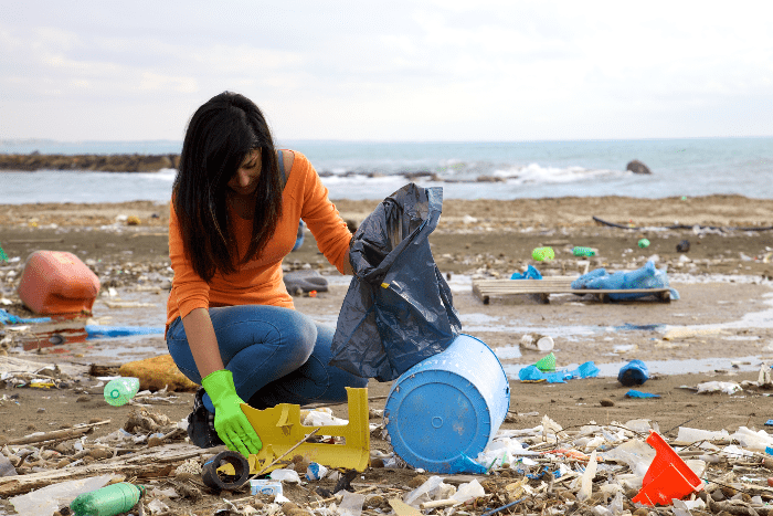 The Trash Tag Challenge is Sweeping Beaches. My faith in Humanity is Officially Restored. #trashtag #trashtagchallenge