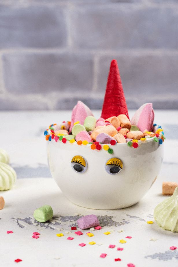 Nope. I won't hear it! This Unicorn Hot Cocoa is the cutest thing on the planet and no amount of cute puppies and sweet kitties is going to get me to change my mind. #unicorn #hotcocoa #hotchocolate