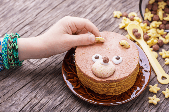 Let me start by saying that making a cake with your kid is fun. They really get into it. This Kid-Made Vegan Chocolate Cake (or as my kid calls it: Beary-Chocolate Cake) is so simple, it amps-up the fun to 10,000. #vegan #cake #kidactivities