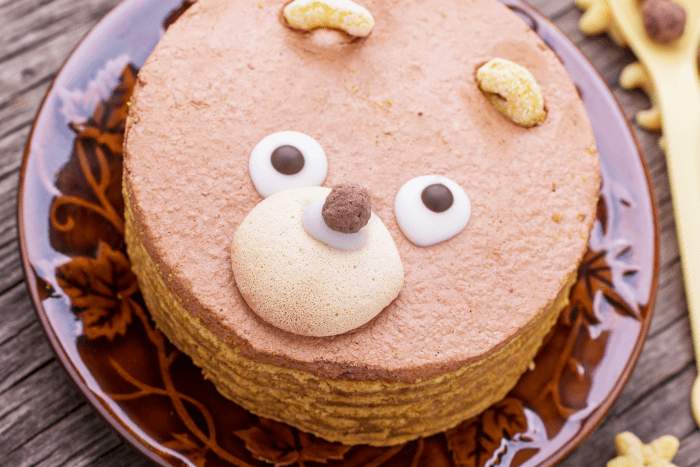Let me start by saying that making a cake with your kid is fun. They really get into it. This Kid-Made Vegan Chocolate Cake (or as my kid calls it: Beary-Chocolate Cake) is so simple, it amps-up the fun to 10,000. #vegan #cake #kidactivities