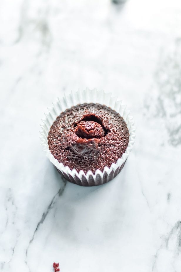 If you were hoping for a classic death-by-dessert, let me assure you that these decadent and creamy Salted Caramel Cupcakes deliver. #saltedcaramel #saltedcaramelcake #saltedcaramelcupckes #caramel