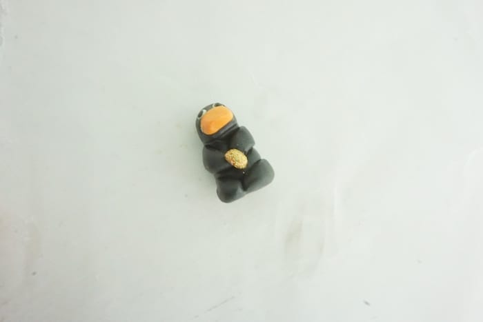 Let's be clear, when Fantastic Beasts originally came out, the Niffler was my bae. And this DIY Niffler Necklace is so Cute, I'm Hoarding It. #fantasticbeasts #harrypotter #niffler