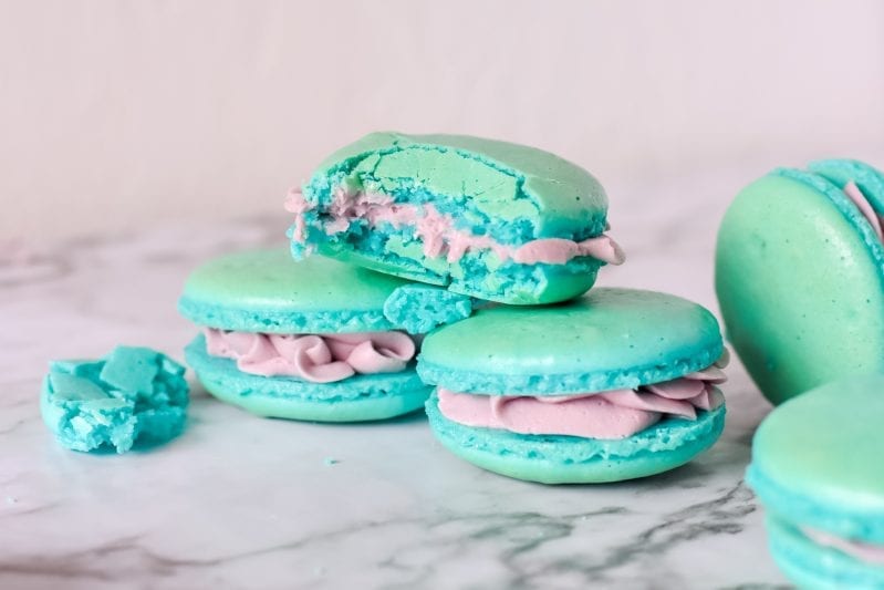 Blueberry Macarons are So Freaking Spectacular, I'm Marrying Them. They're without equal. And I need more. Immediately. #macarons #blueberrymacarons #macaroncookies #frenchmacarons