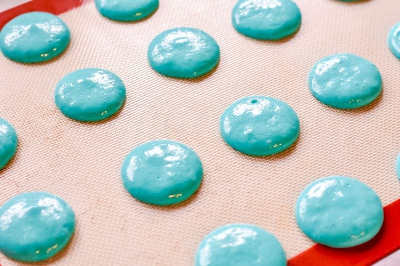 Blueberry Macarons are So Freaking Spectacular, I'm Marrying Them. They're without equal. And I need more. Immediately. #macarons #blueberrymacarons #macaroncookies #frenchmacarons