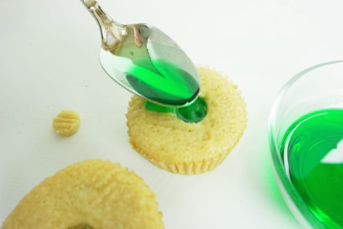 Seriously, these Andes Mint Boozy Cupcakes Are All About the Summer Party. They're so bright and fun! #boozycupcakes #andesmintcupcake