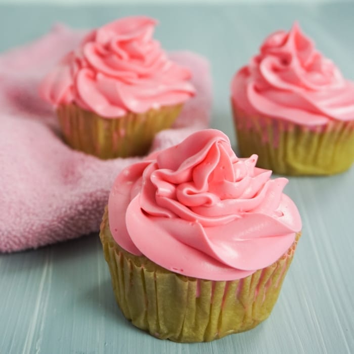 I am not kidding, for a little girl's night-in, these Boozy Strawberry Cupcakes are so perfect. I die. #boozycupcake #drunkcupcake #strawberrycupcake #cupcake