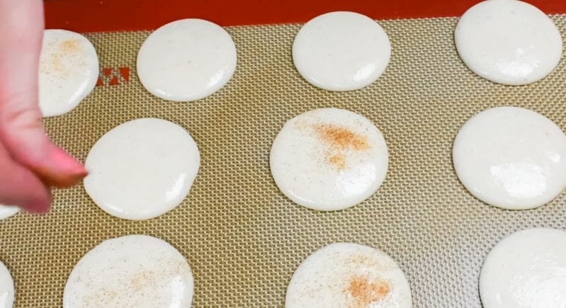 Holy Guacamole, Batman...These Churro Macarons are Absolutely Amazing. I can't tell you how amazing these Churro French Macaron Cookies are. Seriously. #macaron #frenchmacaron #macaroncookies #easymacaroncookies