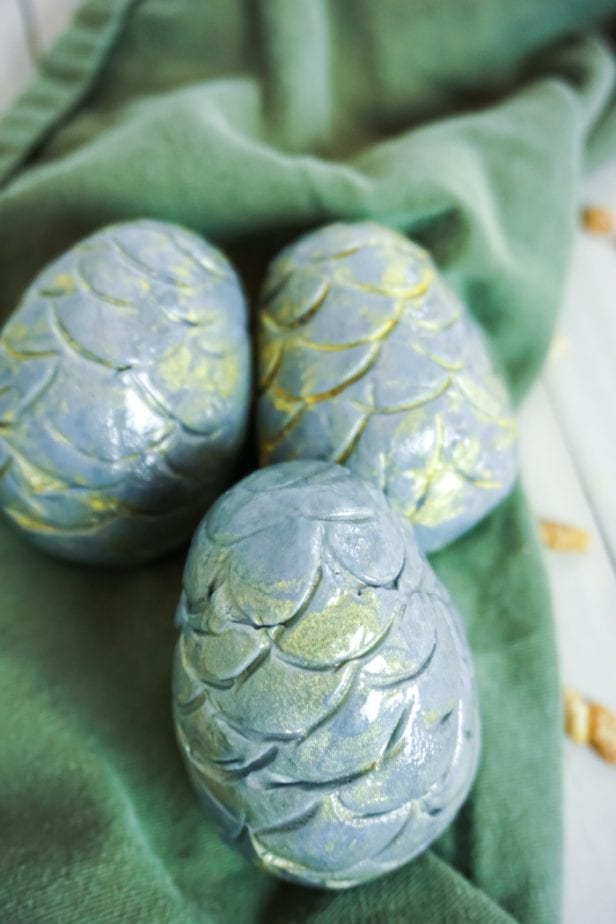 I've had this idea for Edible Dragon Eggs in my head for a long time--the reality of them is so much better than imagined! #dragoneggs #dragon #dragoneggcake #dragoncake