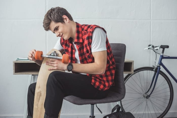 Talking to teens about their body and changes isn't always a simple topic, but it's an important one. If you're looking for ways to help ease into the conversation, these simple tips can help. #teens #parenting