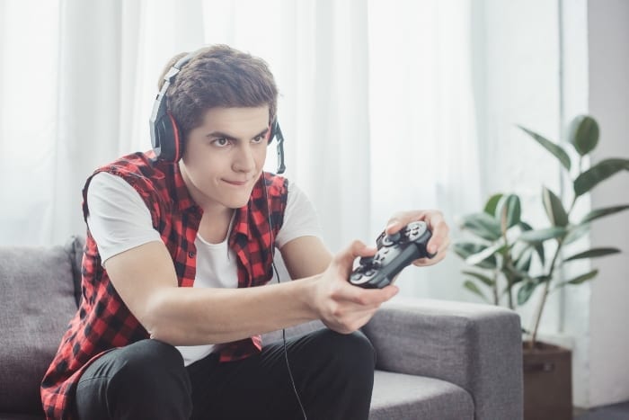 Talking to teens about their body and changes isn't always a simple topic, but it's an important one. If you're looking for ways to help ease into the conversation, these simple tips can help. #teens #parenting