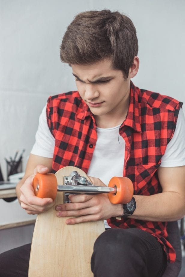 Talking to teens about their body and changes isn't always a simple topic, but it's an important one. If you're looking for ways to help ease into the conversation, these simple tips can help. #teens #parenting