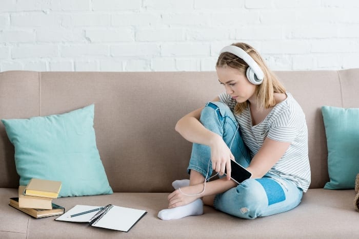 Talking to teens about their body and changes isn't always a simple topic, but it's an important one. If you're looking for ways to help ease into the conversation, these simple tips can help. #teens #parenting