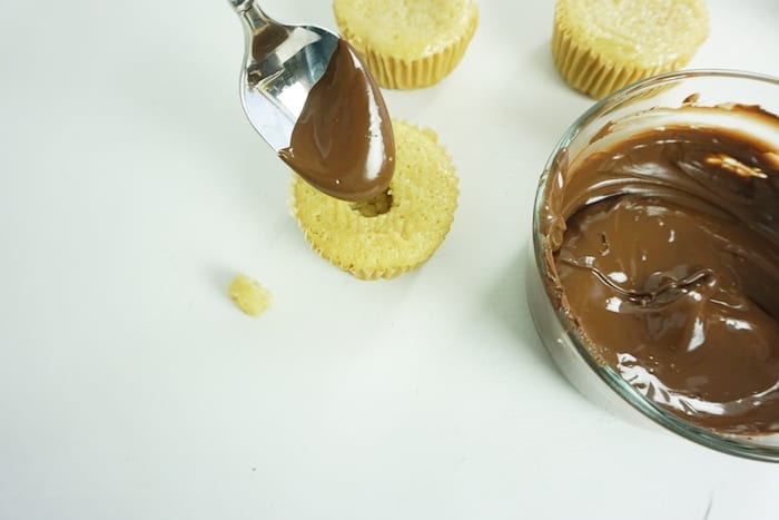 I love s'mores so much, but I hate mosquitos, so I say, Screw the Campfire, I'm Making S'mores Cupcakes! #smores #smorescupcakes #s'mores