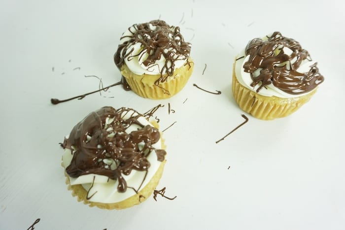 I love s'mores so much, but I hate mosquitos, so I say, Screw the Campfire, I'm Making S'mores Cupcakes! #smores #smorescupcakes #s'mores