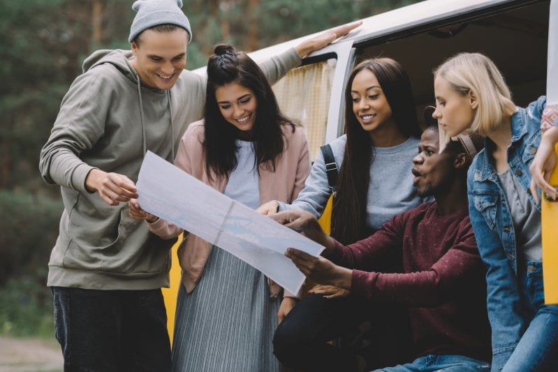 Wondering if it's possible to tour the states on a budget? The simple answer is yes. If you're looking for ways that you can travel without breaking the bank, these simple ideas can help make it happen. #travel #travelusa #budgettravel