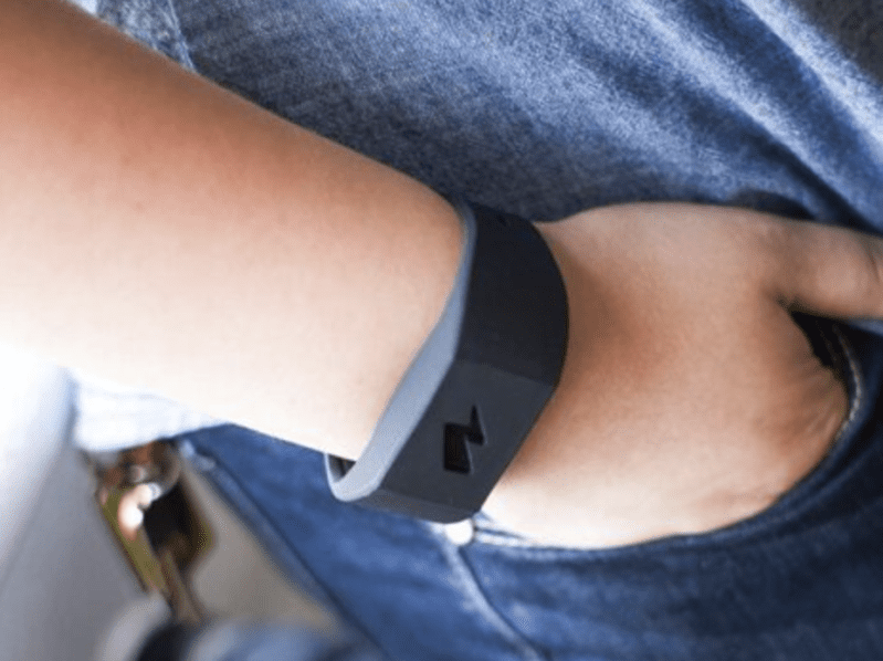 This Bracelet Shocks You For Spending Too Much Money or For Eating Fast Food