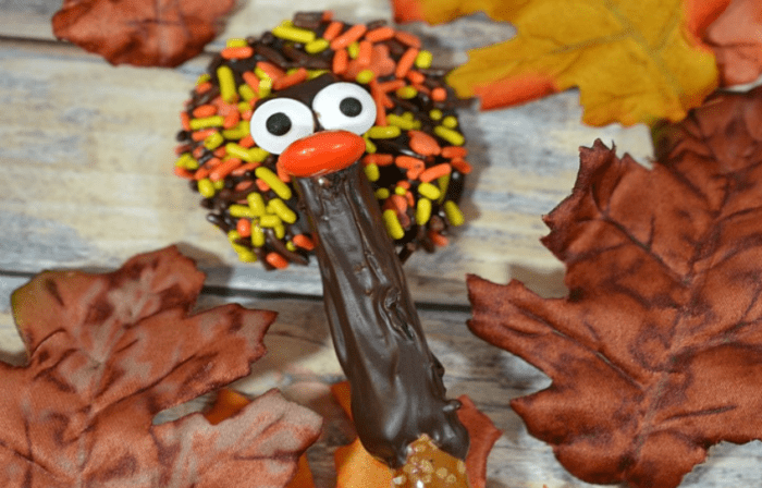Thanksgiving turkey pretzel snacks