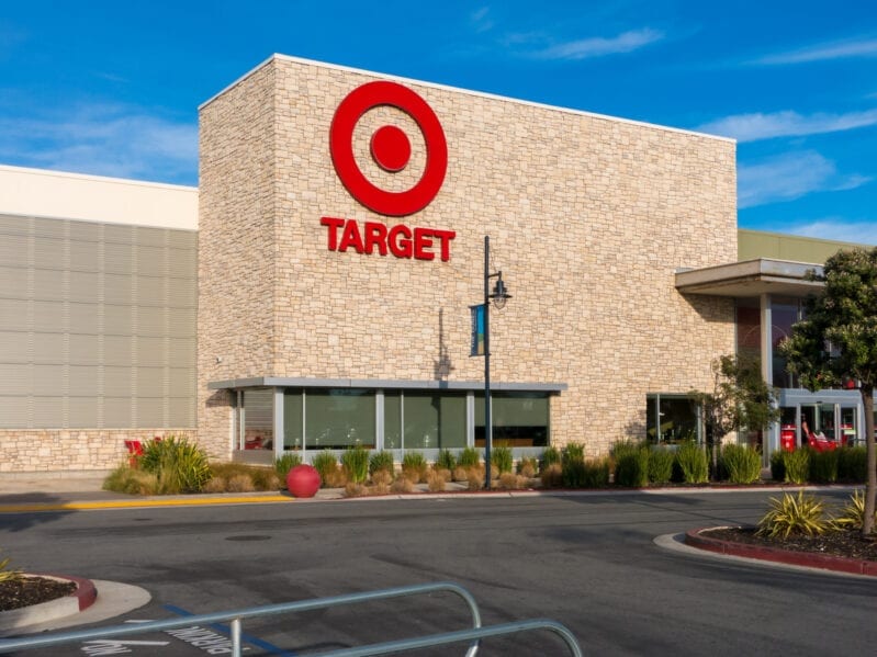 This Mom’s PSA About Being Nice To Your Retail Workers At Christmas Is The Best