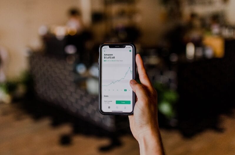 Robinhood Lets Anyone Play The Stock Market From Their Phone, And Gives You A Free Stock