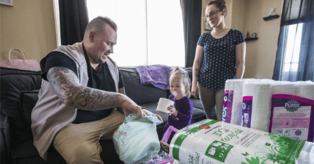 People Are Calling This Man ‘The Robin Hood of Toilet Paper’