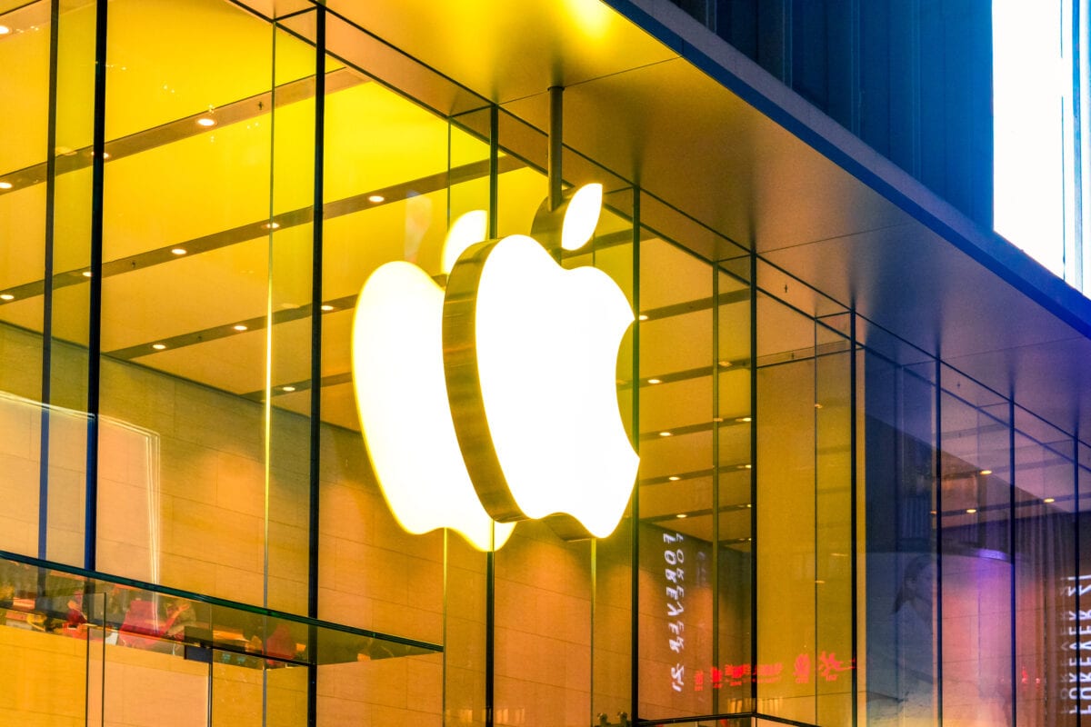 Apple is Closing All Of Their Stores Due to The Coronavirus Outbreak