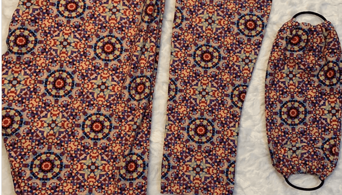 How to Make A Face Mask Out Of Leggings Using Just 2 Supplies