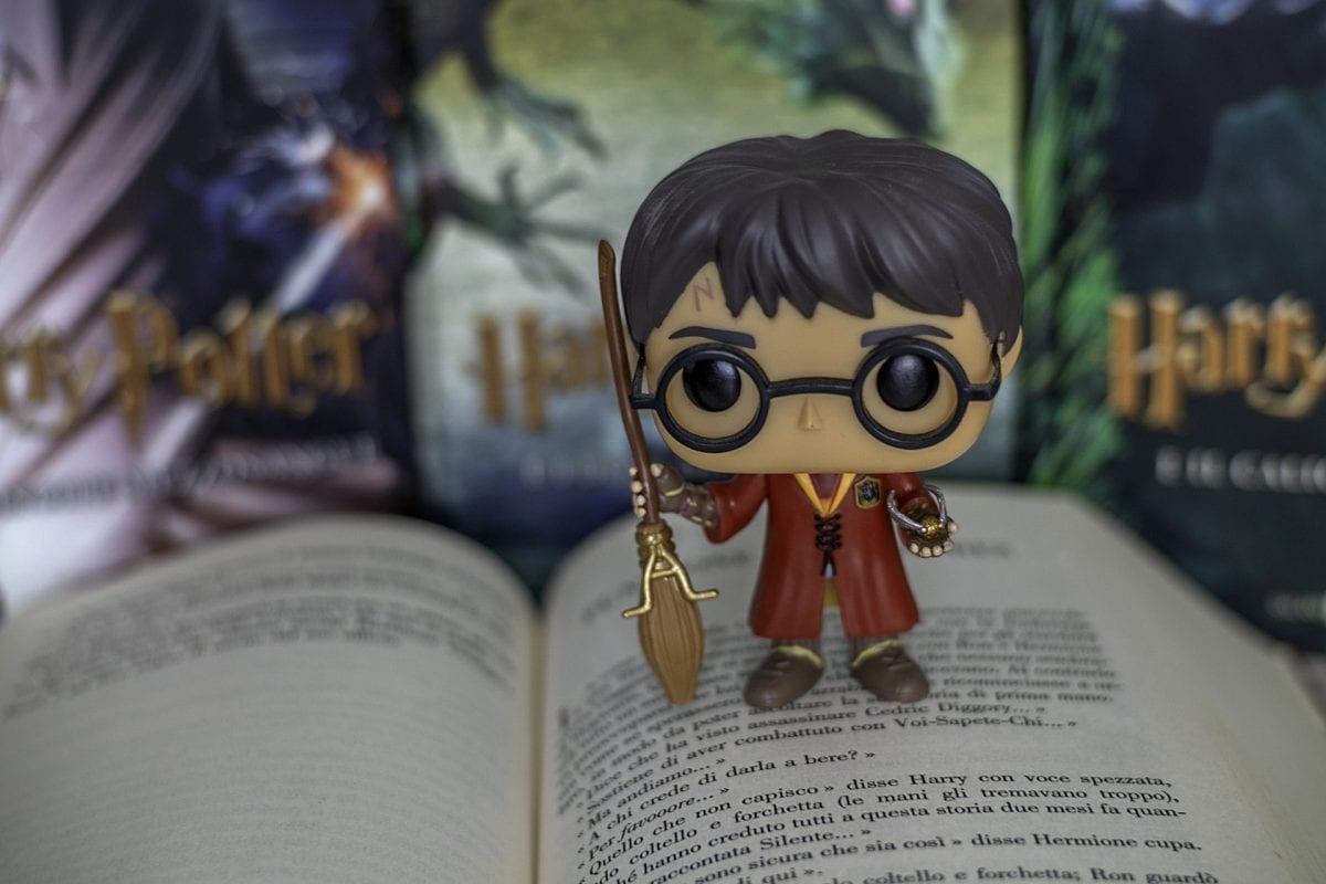 This Company Will Pay You $1,000 to Binge-Watch Every Harry Potter Movie