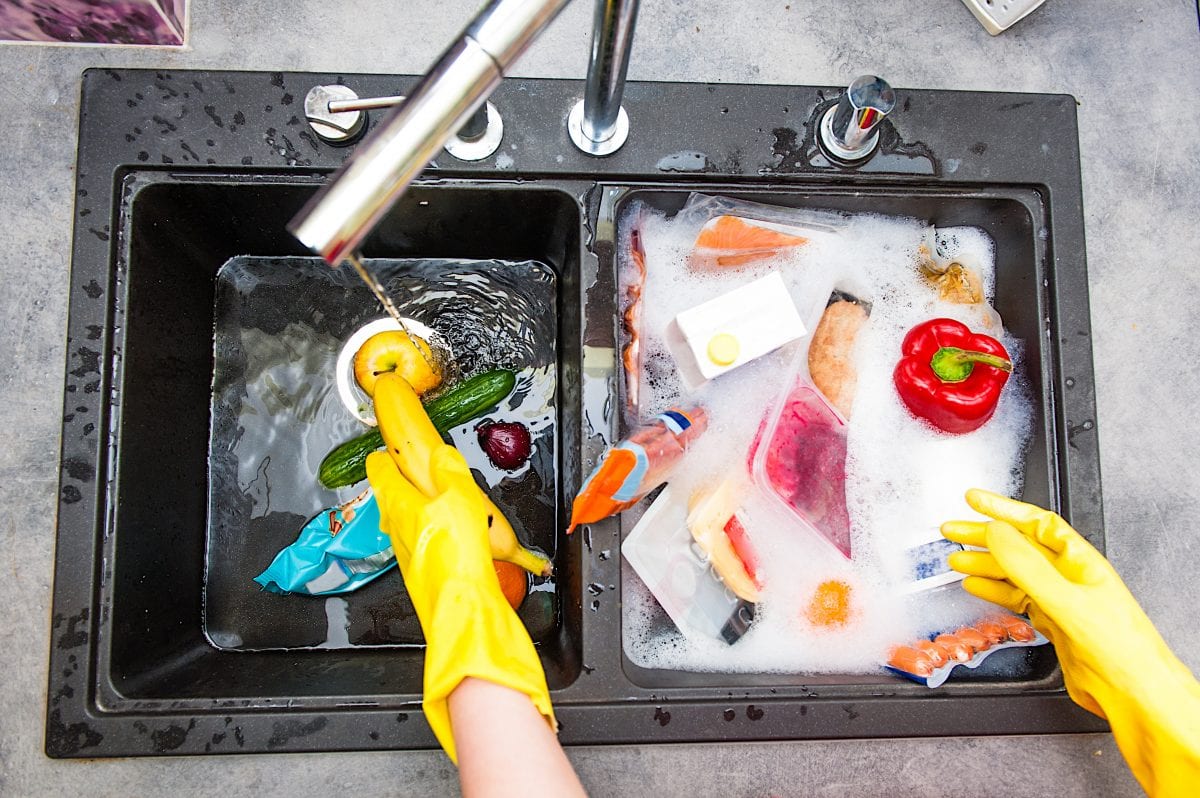 The FDA Says There Is No Need To Wipe Down Food And Packages. Here’s Why