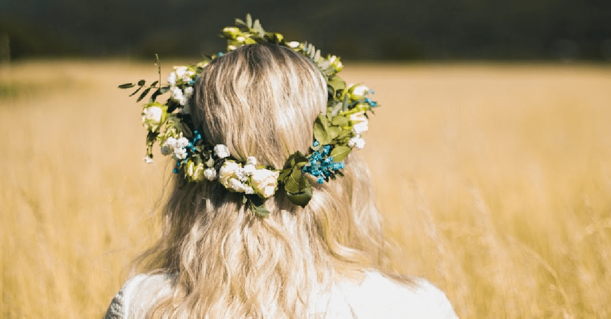Teenage Girls Are Dressing Like 1920’s Prairie Ladies And Calling It Cottagecore