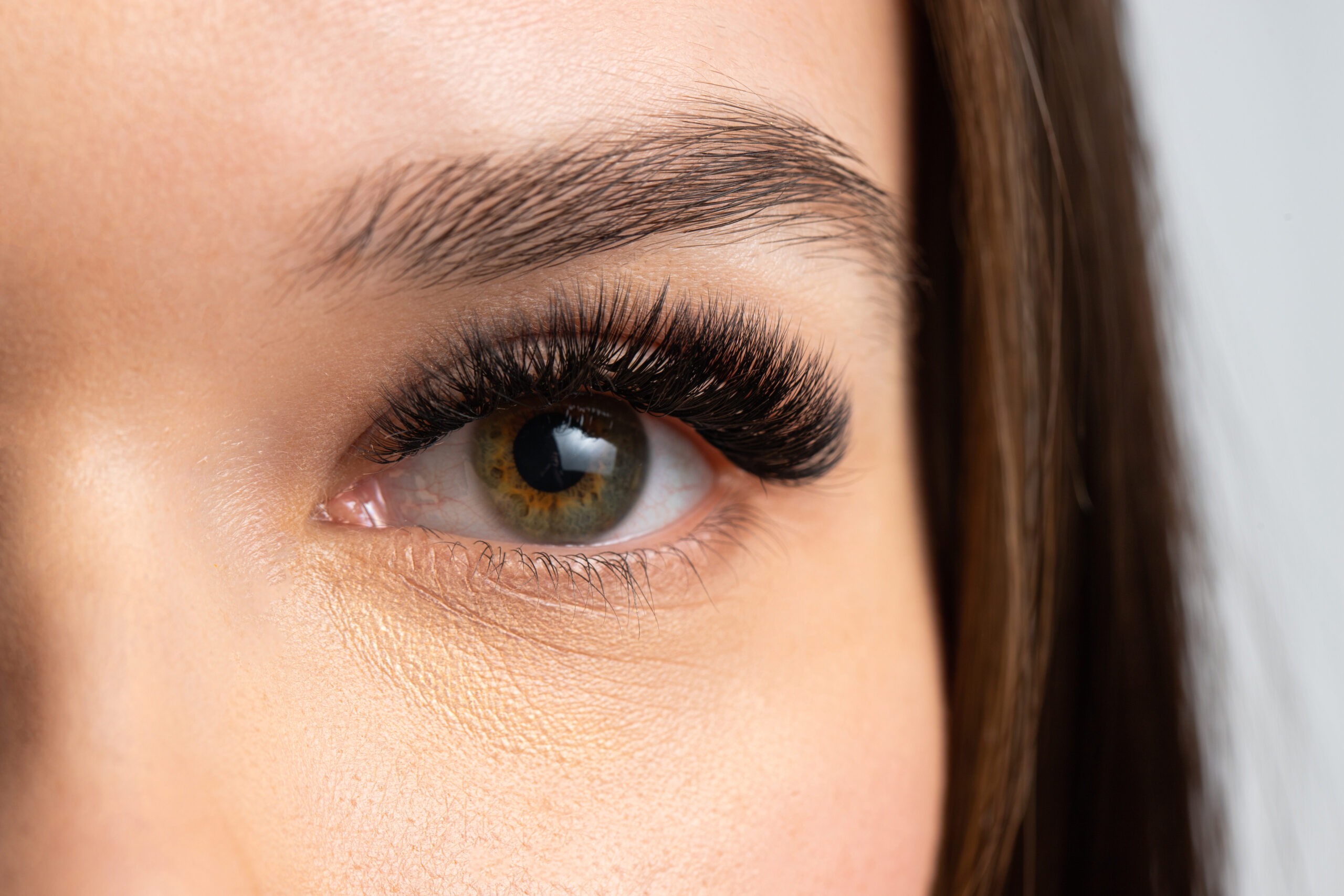 Temporary Tattooed Eyebrows Are The New Beauty Trend and Women Are Shaving Off Their Eyebrows To Try Them