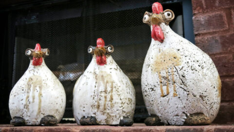 These Rustic Ceramic Chickens Are Absolutely Adorable And I Have To Have Them
