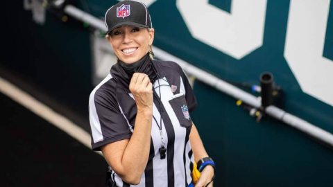 Meet Sarah Thomas, The First Woman To Officiate A Super Bowl