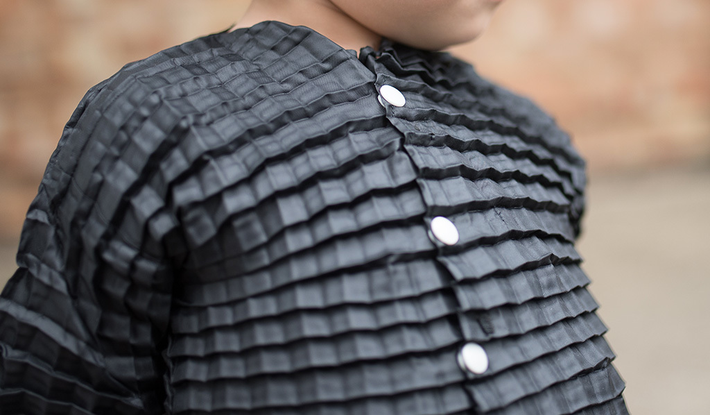 These Origami-Inspired Clothes ‘Grow’ With Your Child and They Remind Me of The Popcorn Shirts From The 90s