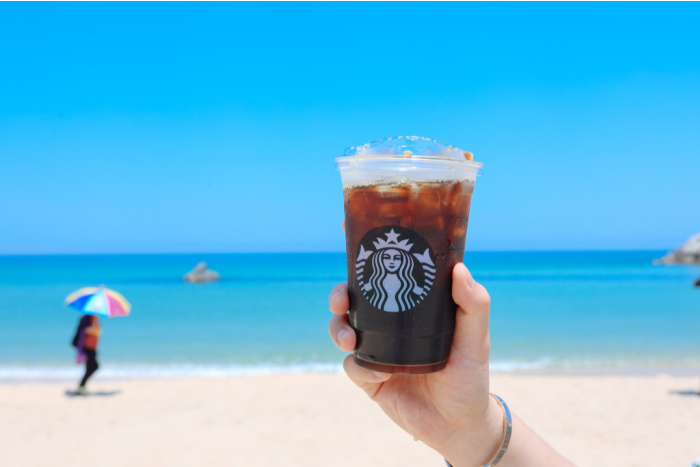 Here Are The Healthiest Drinks And Foods You Can Order At Starbucks According To Nutritionists