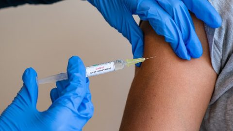People Say The Moderna Vaccine Has Worse Side Effects Than The Pfizer Vaccine